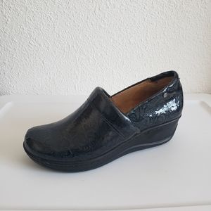 #Nurture Perry Embossed Leather Clogs Navy Blue Shoes#